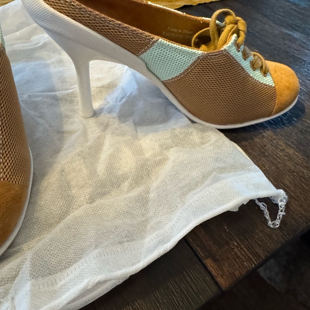 Jeffrey Campbell Blue and Tan Heels with Unique Design - Picture 4 of 5